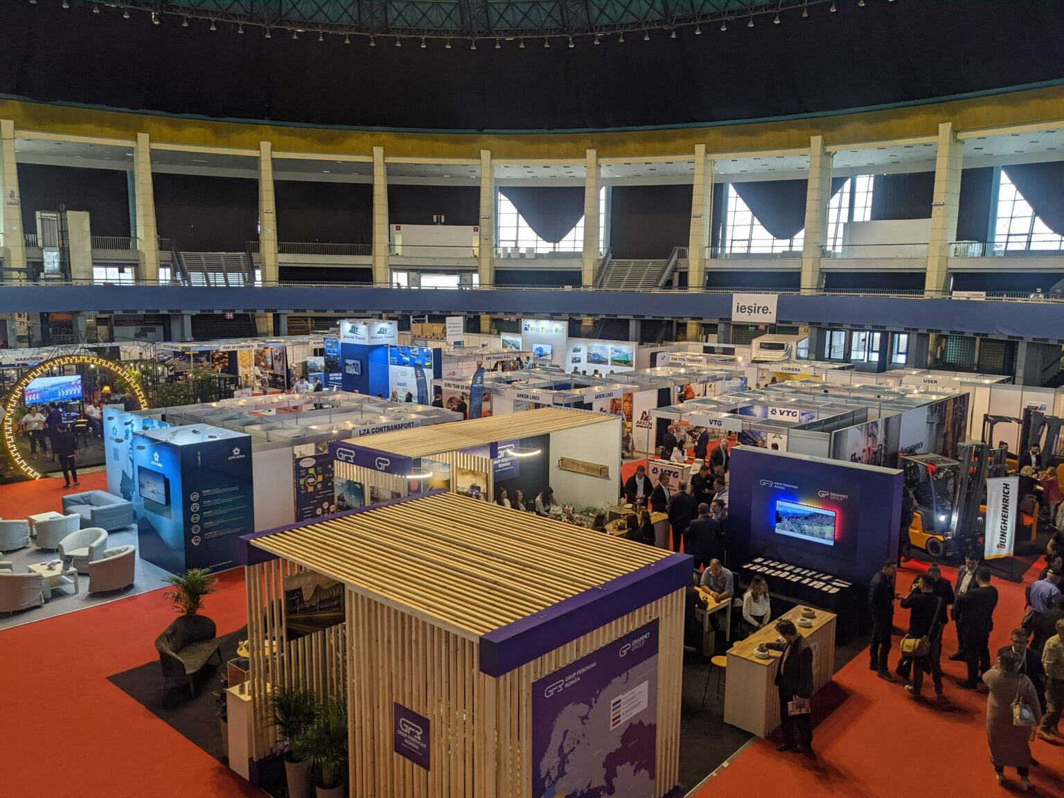 Ghișeele expozanților de la TransLogistica din anul 2022.